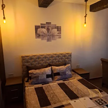 Apartment Theos *